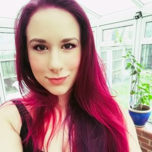 Meet your Posher, Carmela